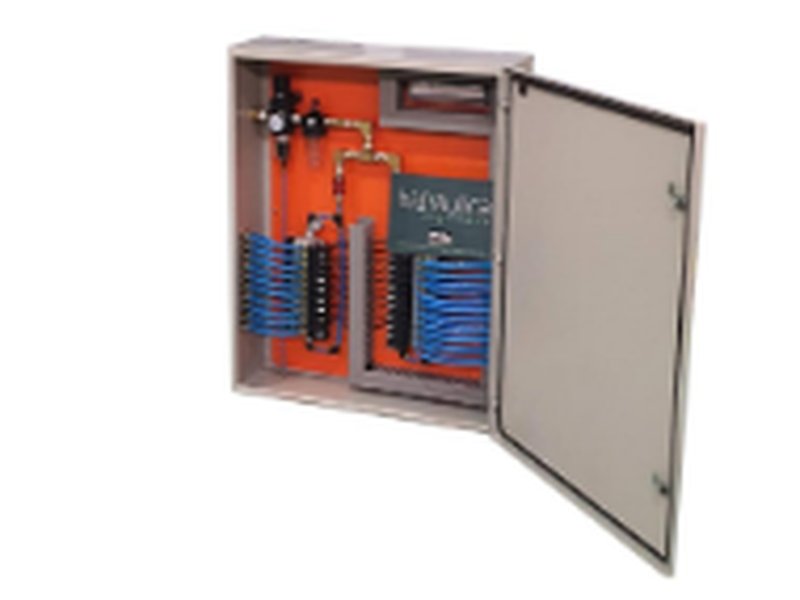 Painel pneumático e de automação montado em quadro